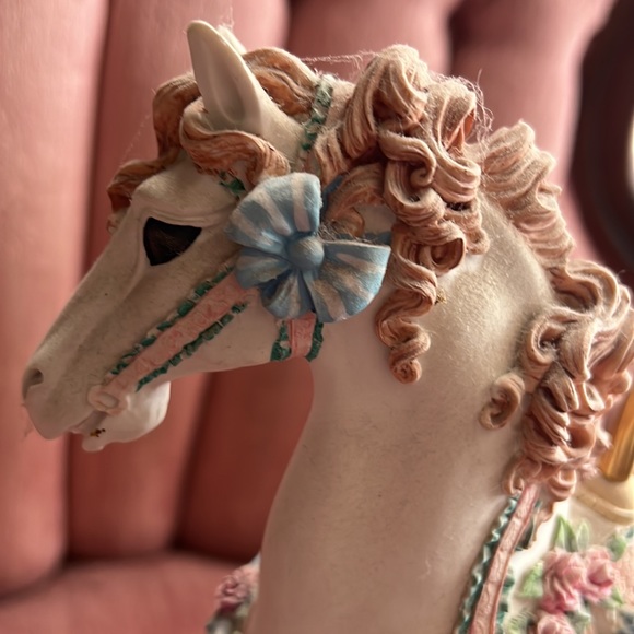 Beautiful music carousel.  1996 series 0795#. - Picture 5 of 7